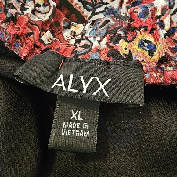 ALYX Women's Pull Over Blouse Size XL - Picture 8 of 11